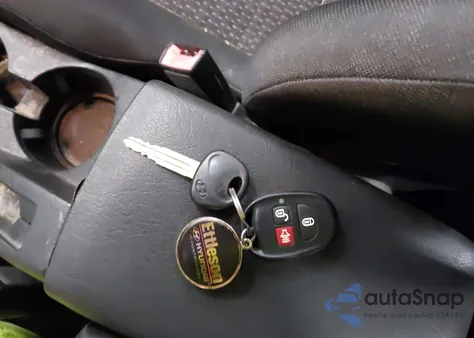 2008 Hyundai Tiburon Gs z USA, uszkodzony, nr VIN KMHHM66DX8U296083